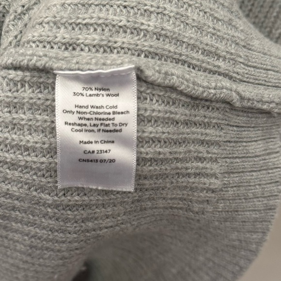 Talbots Gray Knit Nylon/Lamb’s Wool Mock Neck Sweater Size Medium Petite - Picture 4 of 8